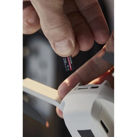 SanDisk Express 256GB 880/650MB/s UHS-I U3 A1 microSDXC Hafıza Kartı SDSQXFN-256G-GN4NN