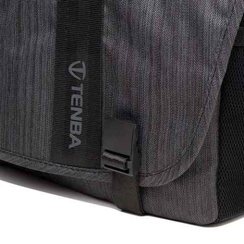 Tenba DNA 15 Messenger Bag (Graphite) Omuz Çantası