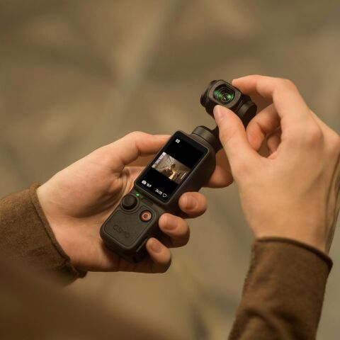 DJI Osmo Pocket 4 Creator Combo