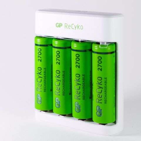 Gp Recyko Şarj Cihazı ve 4x2700 Mah AA Pil