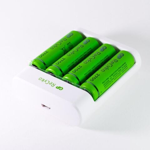 Gp Recyko Şarj Cihazı ve 4x2700 Mah AA Pil
